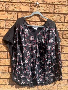 4/$25 • In Every Story Floral Print Swing Blouse